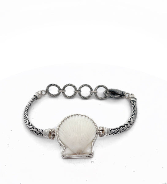 Albino Scallop on the Romano Adjustable Bracelet - Ocean Soul