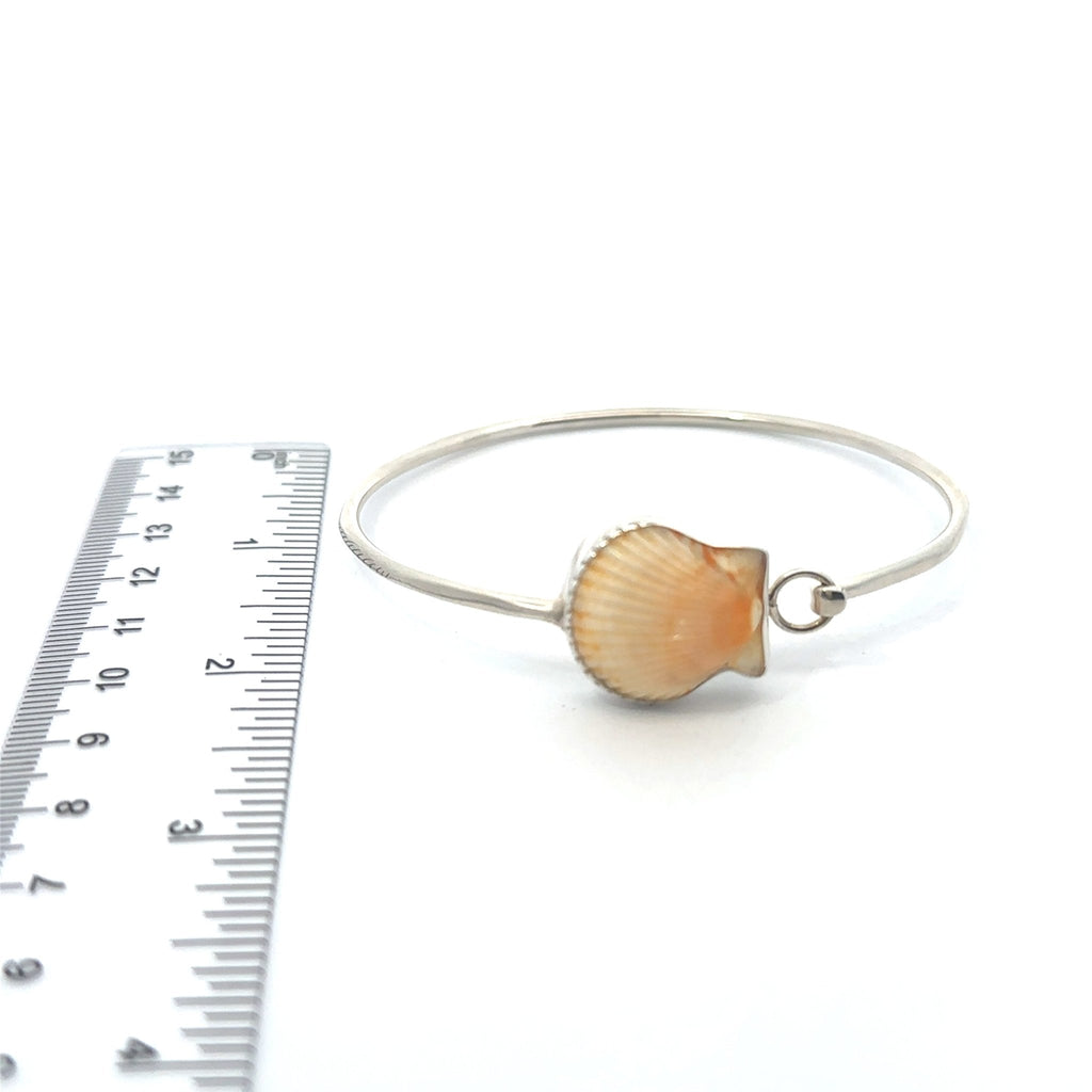 Scallop Shell Hammered Hook Bracelet - Ocean Soul