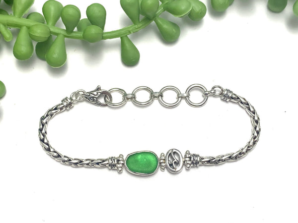 Kelly Green Sea Glass Dainty Adjustable Bracelet - Ocean Soul