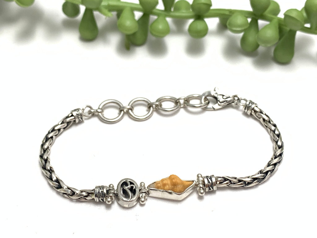 Tiny Horse Conch on Dainty Adjustable Bracelet - Ocean Soul